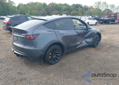 2023 Tesla Model Y Awd/Long Range Dual Motor All-Wheel Drive из США, поврежденный, VIN 7SAYGDEE7PA078717